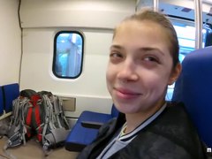 Ника берет в рот в поезде